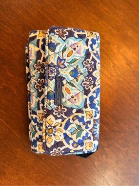 Vera Bradley Quilted Floral Phone Wallet in Blue and Teal